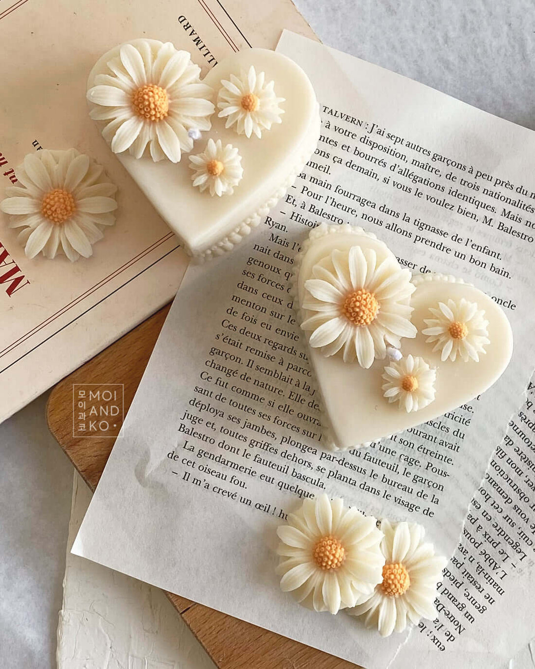 Daisy Cake Soy Candle