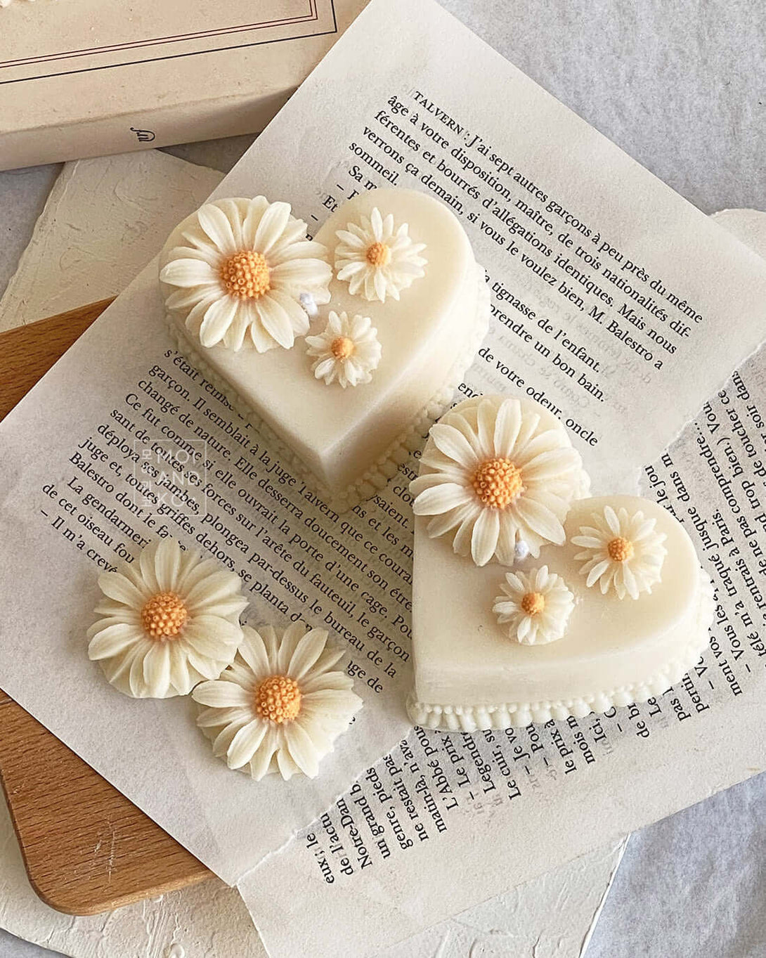 Daisy Cake Soy Candle